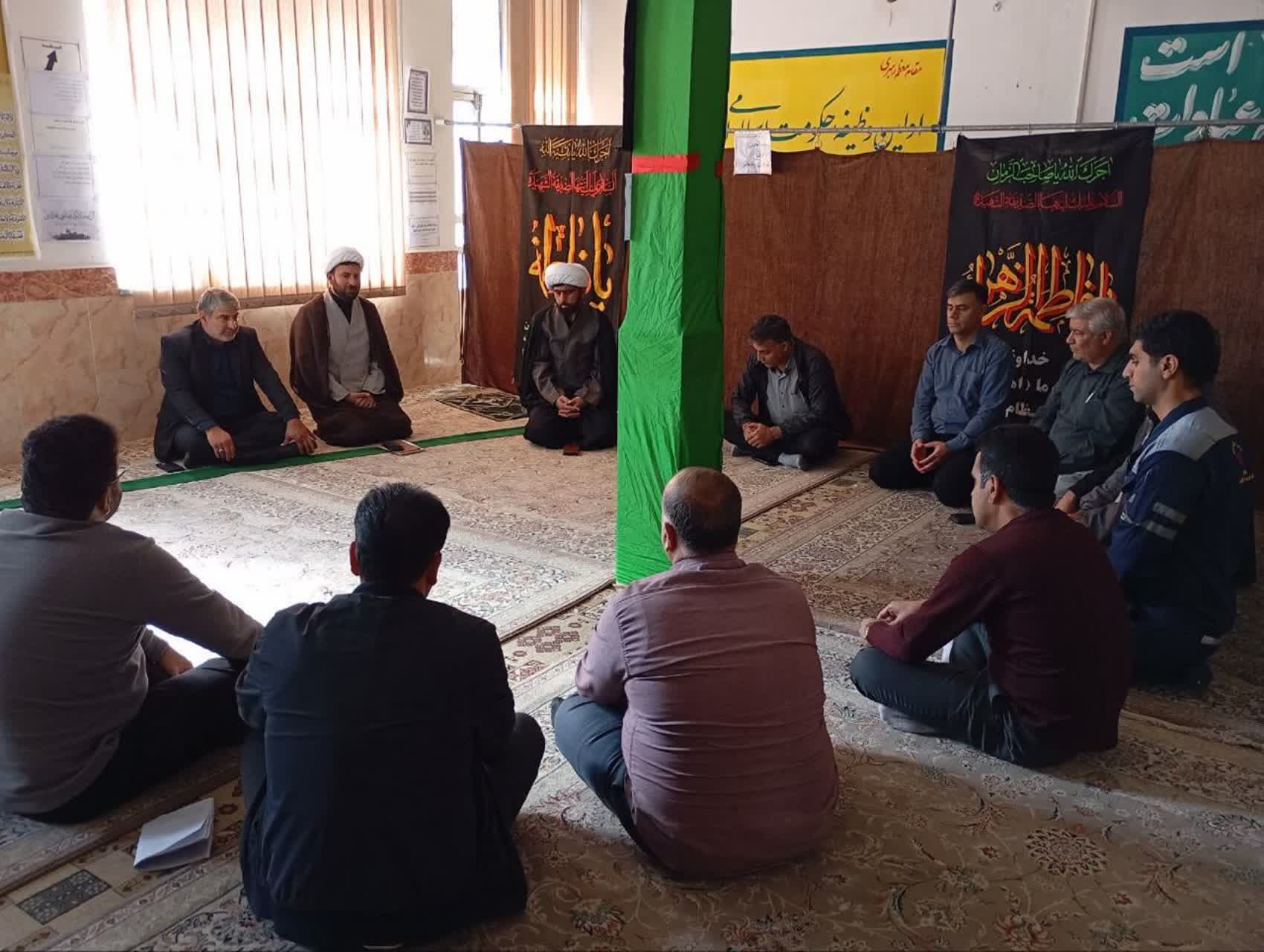 بازدید میدانی دبیر ستاد امر به معروف لرستان از اداره برق شهرستان پلدختر